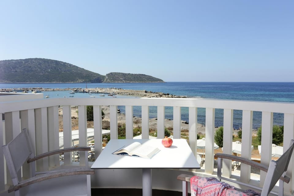Garden view, Landmark view, Pool view, Sea view
