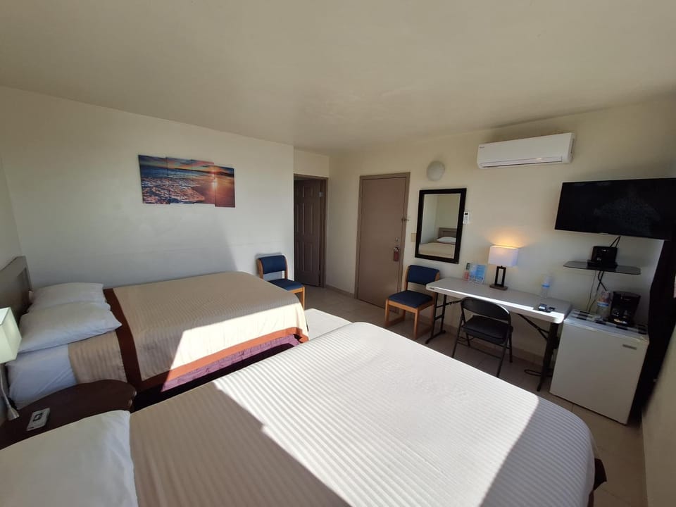 #33 Bungalow Seaside Hotel & Victors RV Park Hotel in San Felipe