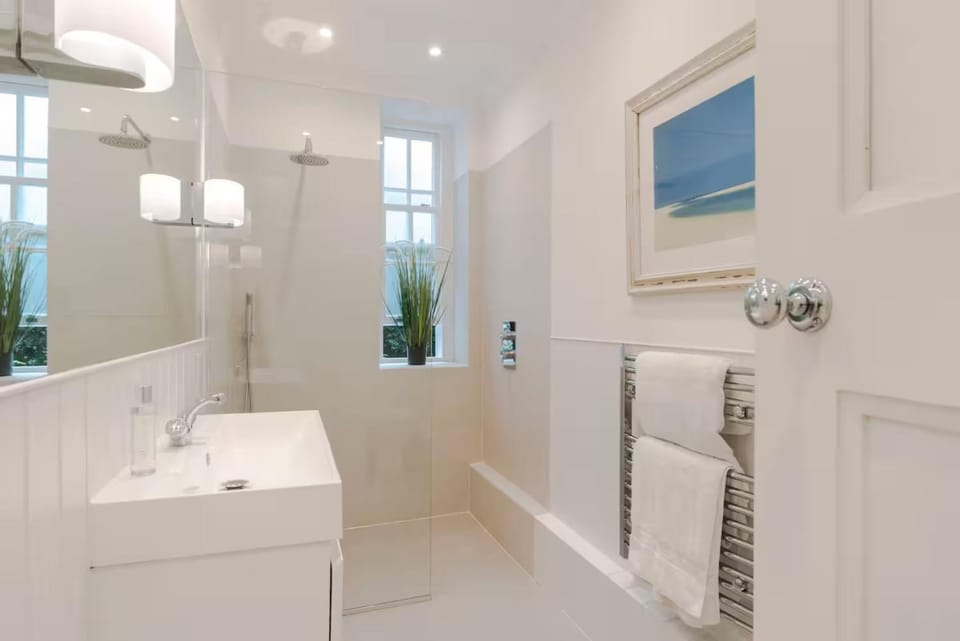 Bright and Leafy 1 Bedroom Flat in the Heart of Chelsea Apartment in City of Westminster