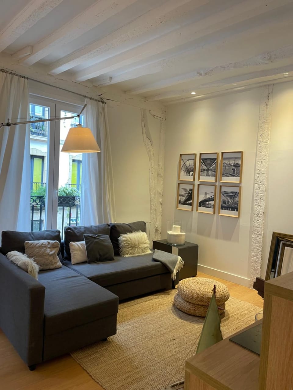 Apartamento minimalista en el corazón de Bilbao Apartment in Bilbao