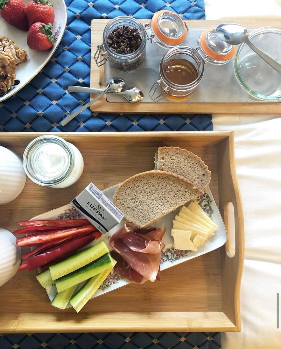 Restaurant/places to eat, Food and drinks, Breakfast, Continental breakfast, Buffet breakfast