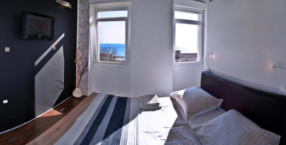 Bedroom, Sea view