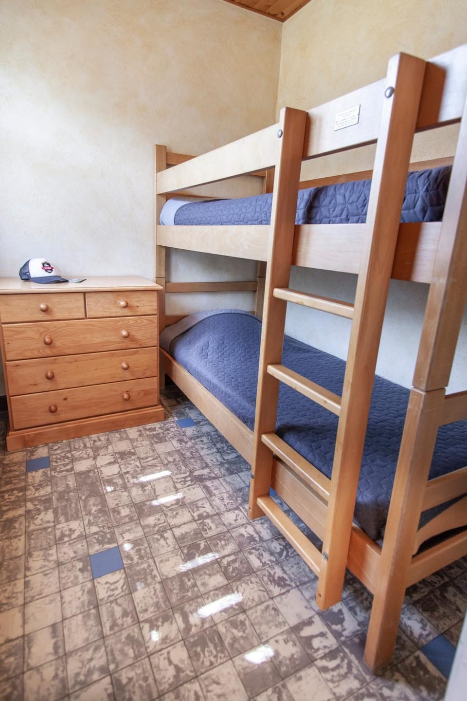 Bedroom, bunk bed