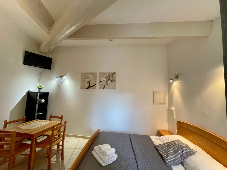 Hotel L'Escale Hotel in Le Grau-du-Roi