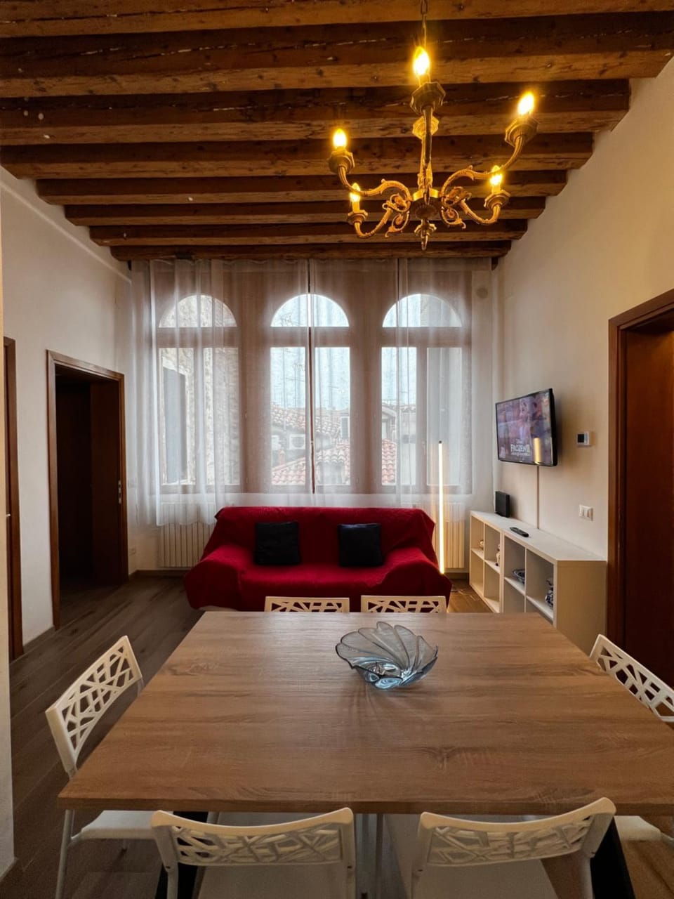TV and multimedia, Living room, Dining area