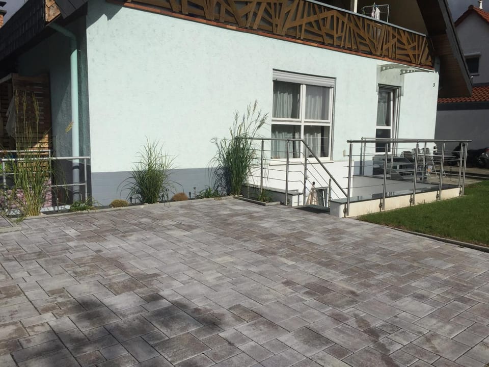 Property building, Facade/entrance, Parking