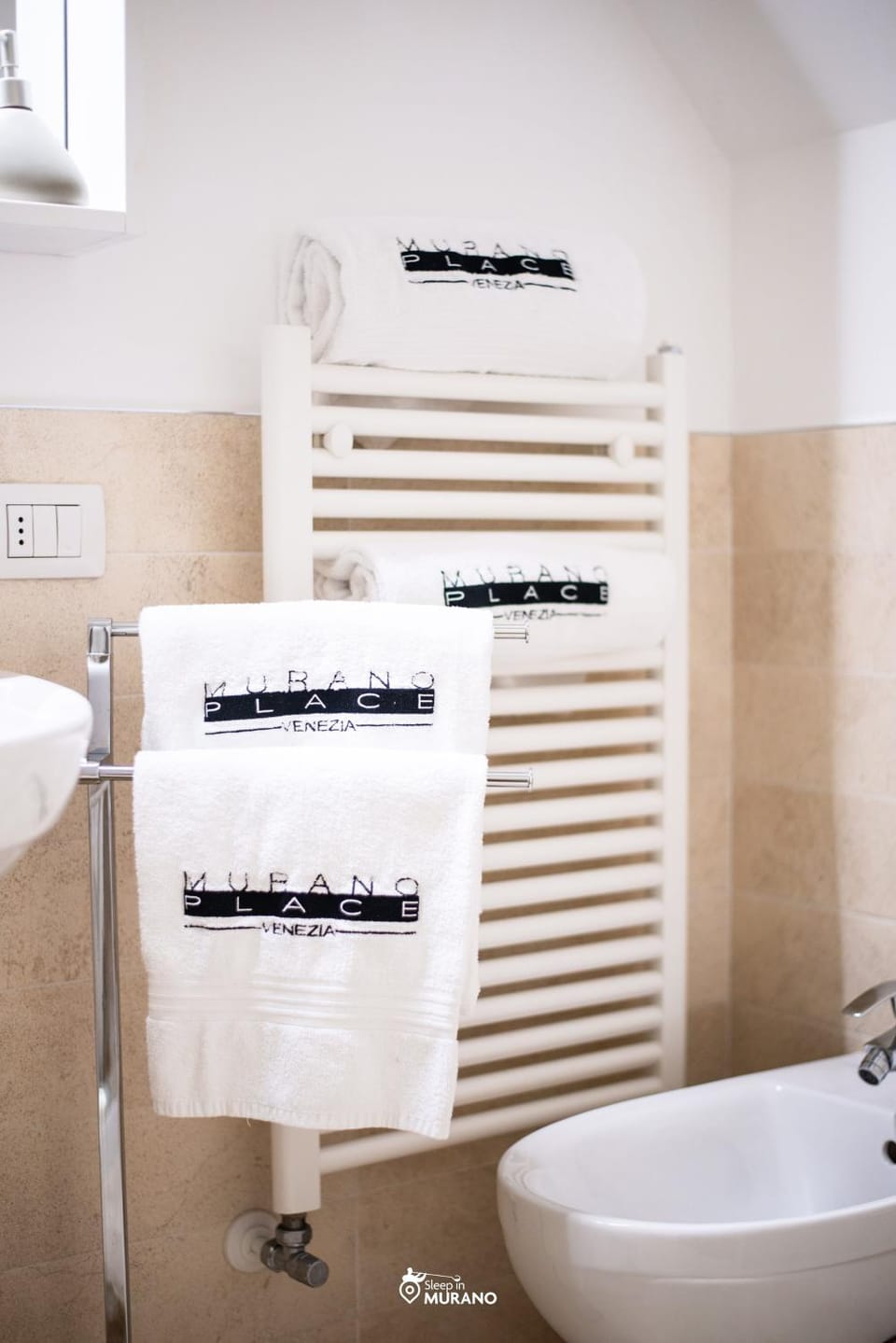 Bathroom, towels