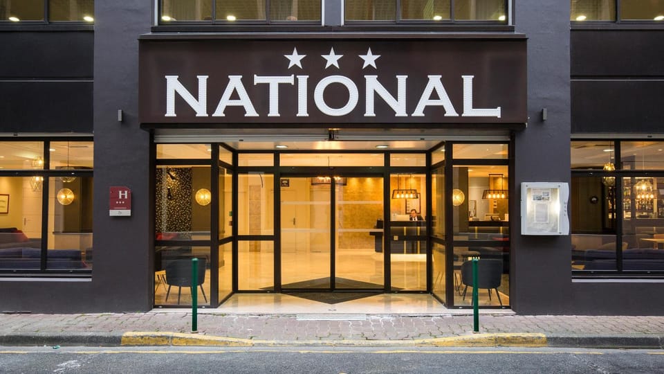 Facade/entrance
