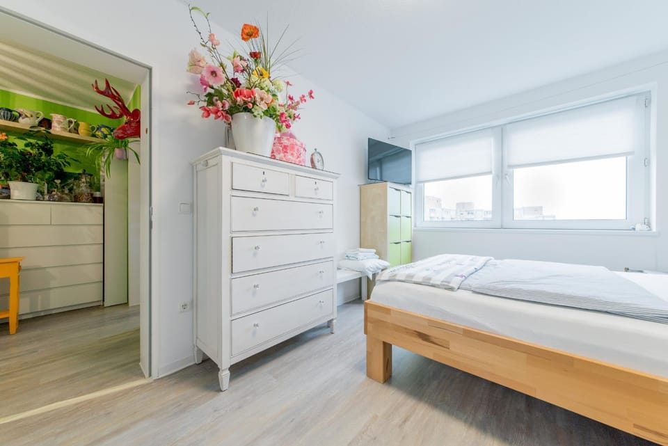Private Room Laatzen Vacation rental in Hanover