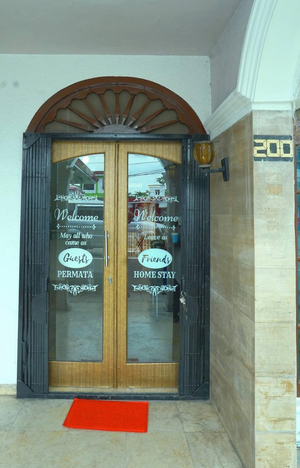 Facade/entrance