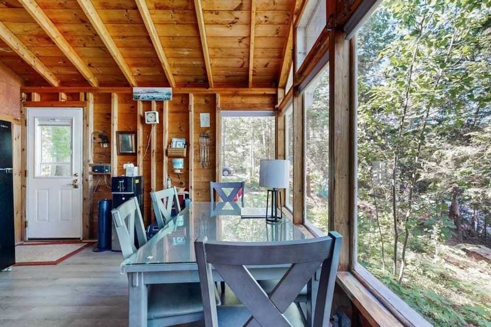Day, View (from property/room), Seating area, Dining area