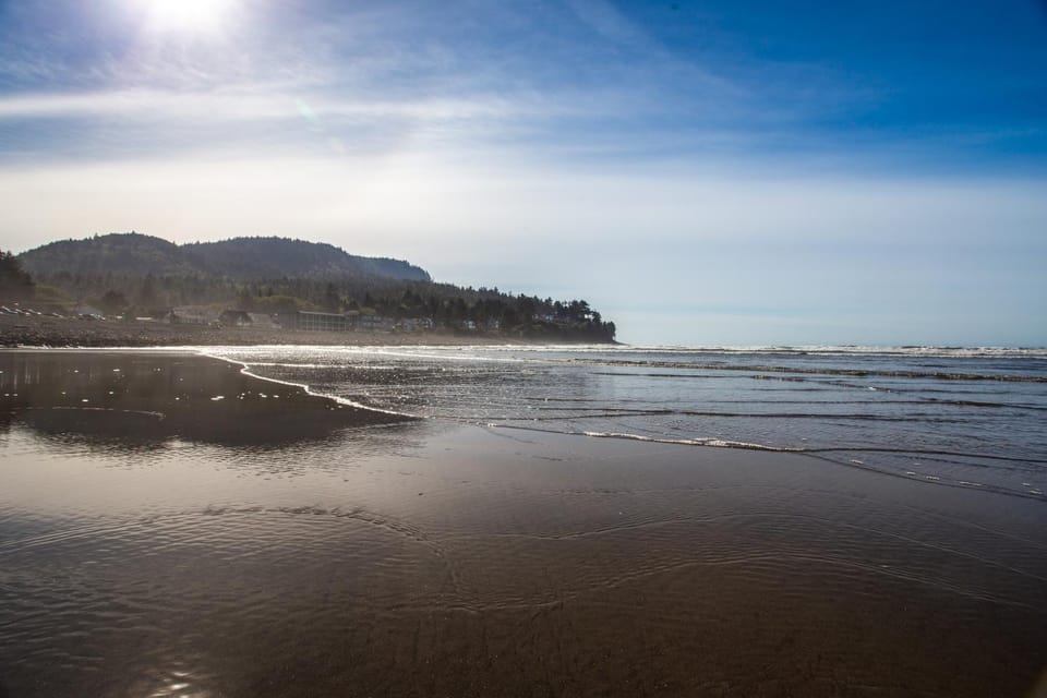 Lighthouse By The Cove House in Seaside