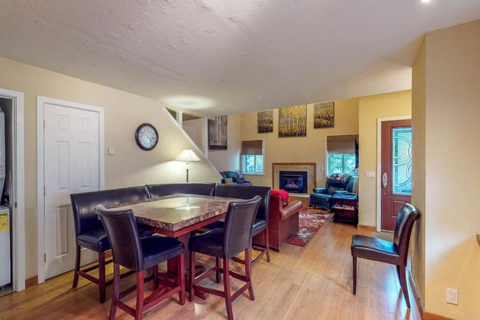 Pinewood Getaway Apartment in Ketchum