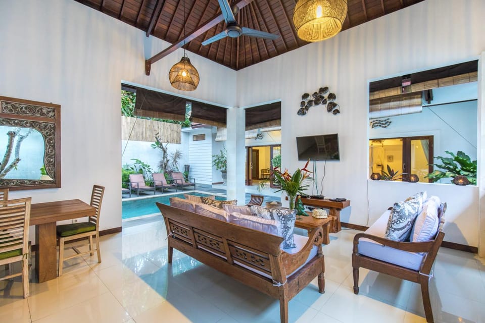 TV and multimedia, Living room, Seating area, Pool view, Swimming pool, Swimming pool