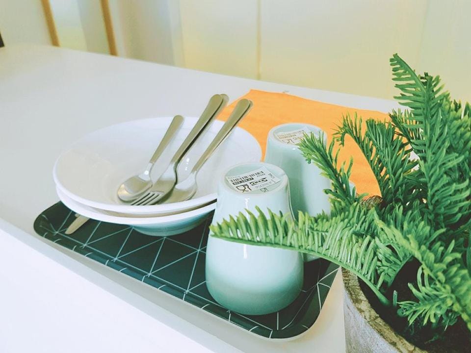 Kitchen or kitchenette, Food and drinks
