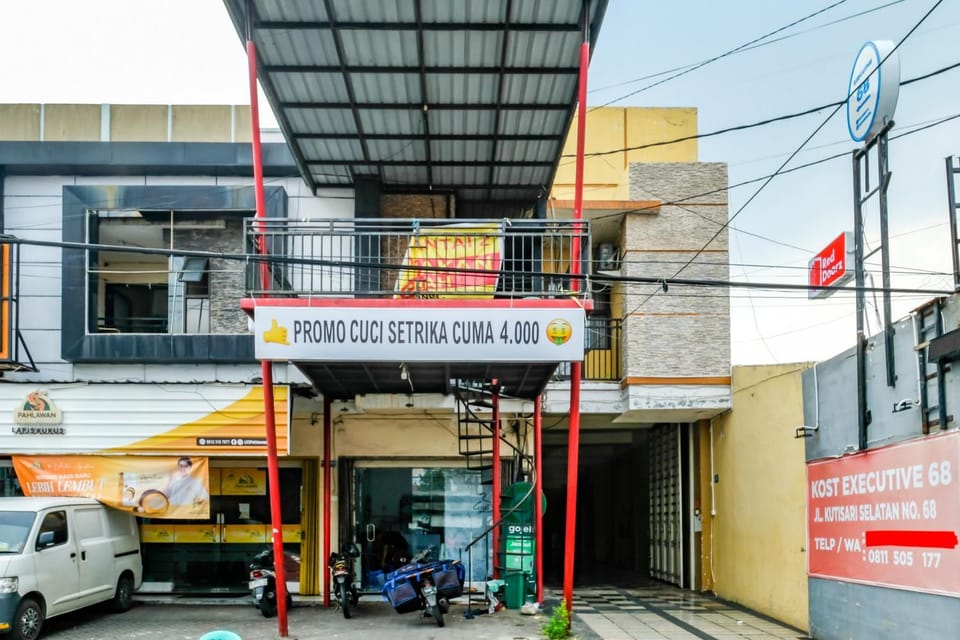Facade/entrance