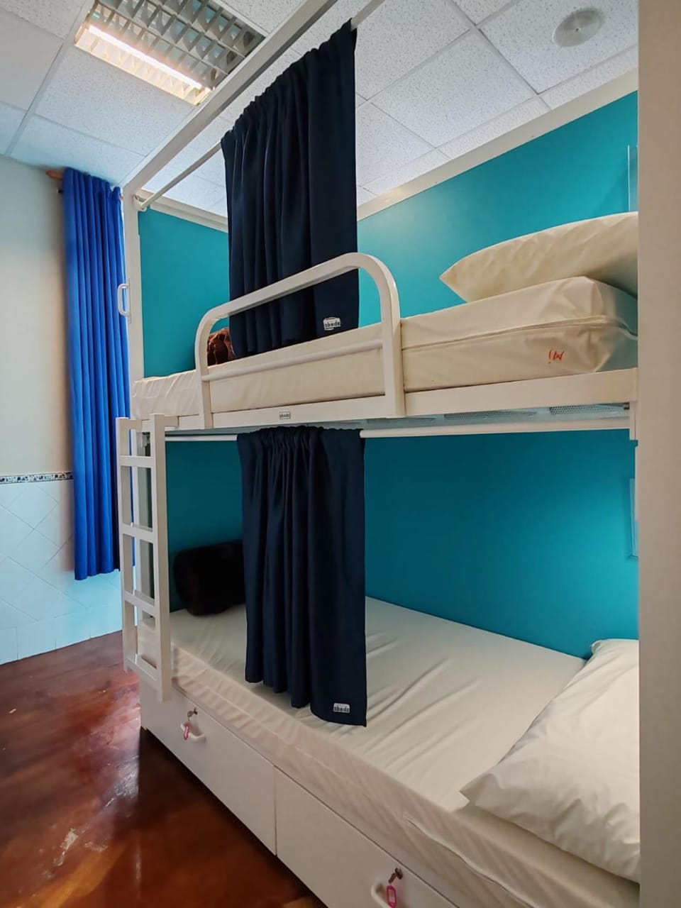 Bed, Photo of the whole room, Bedroom, bunk bed