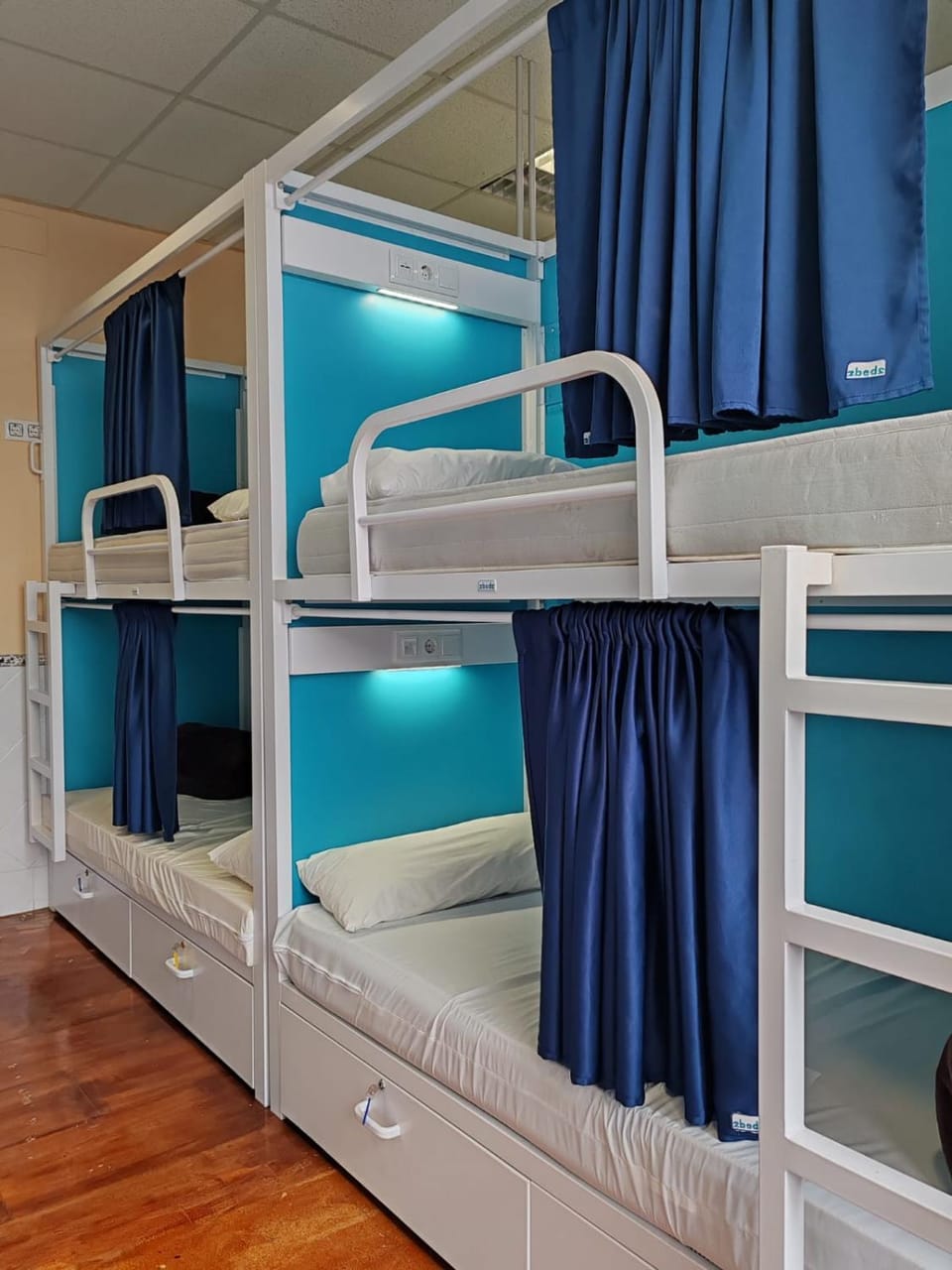 Bed, Photo of the whole room, Bedroom, bunk bed