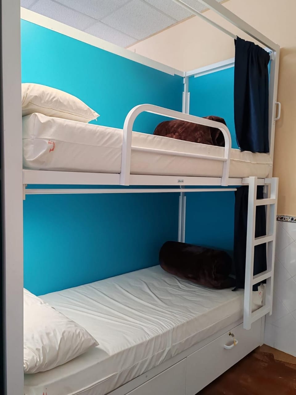 Bed, Photo of the whole room, Bedroom, bunk bed