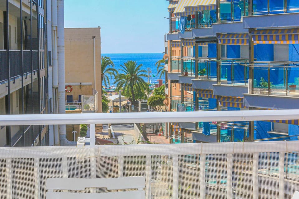 LITORAL COSTA DORADA - MAR AZUL Only families Apartment in Cambrils
