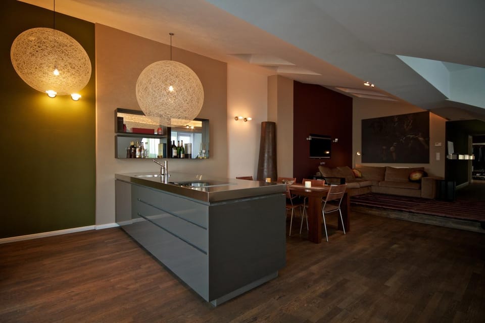 Kitchen or kitchenette, Living room