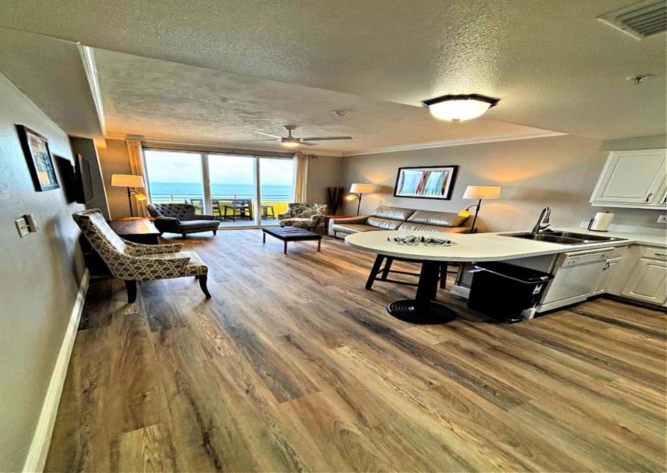 1BR Wyndham Ocean Walk 1505 Vacation in Comfort by the sea & sand Apartment in Florida