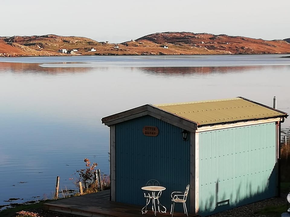 Otter Bothy Chalet in Scotland