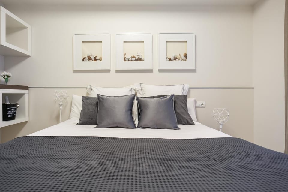 Bedroom, Family