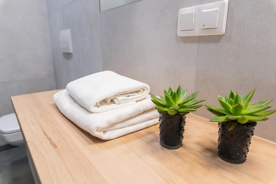 Bathroom, towels