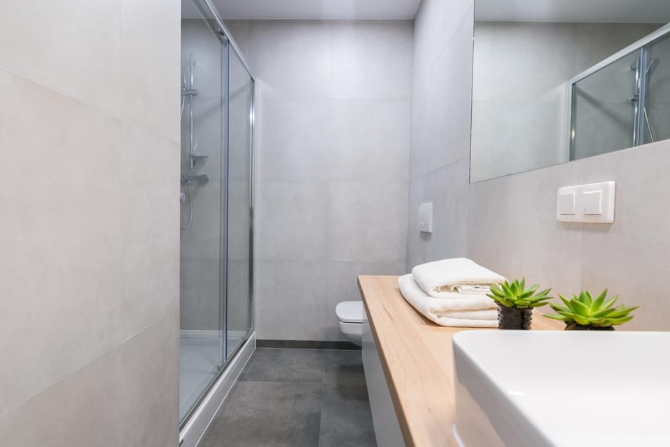 Shower, Bathroom, towels