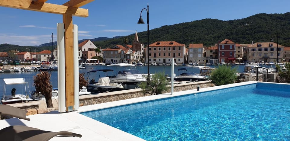 Pool view, Swimming pool