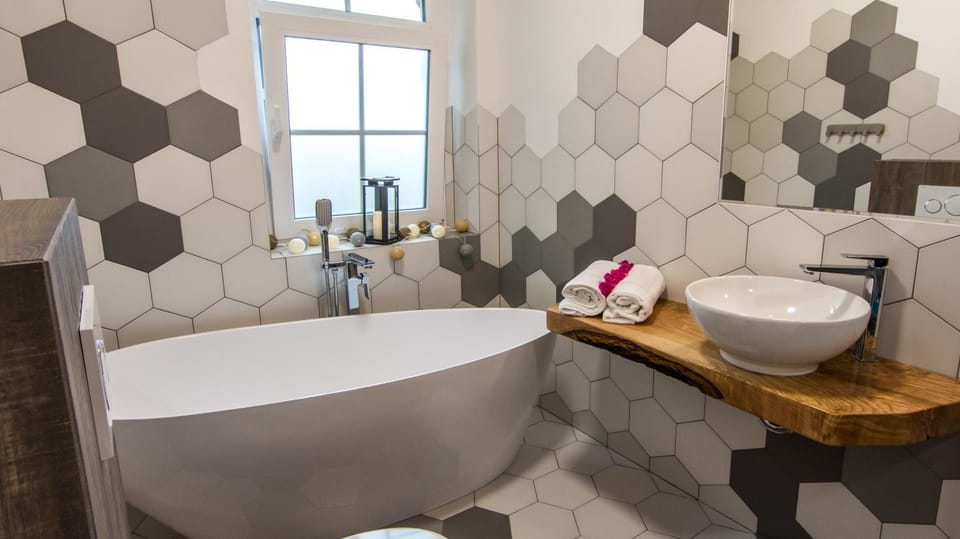 Bathroom, Bath