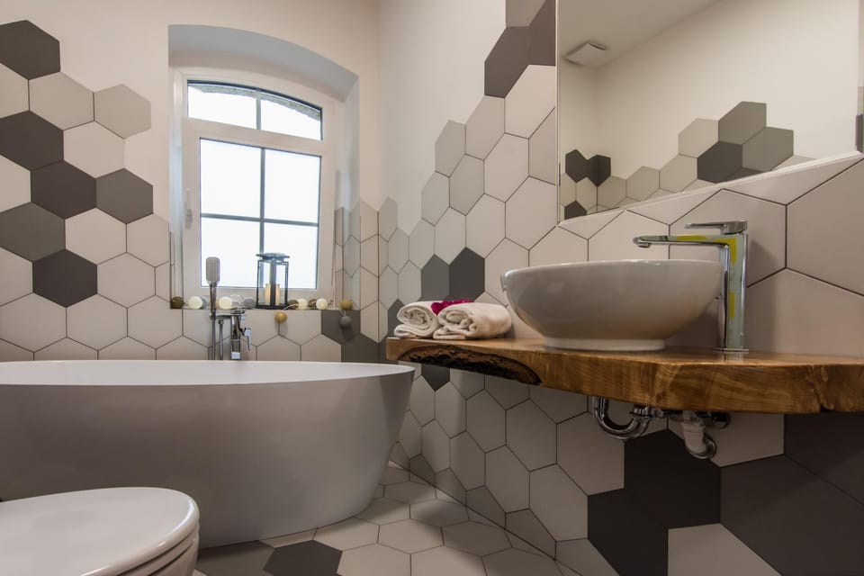 Bathroom, Bath