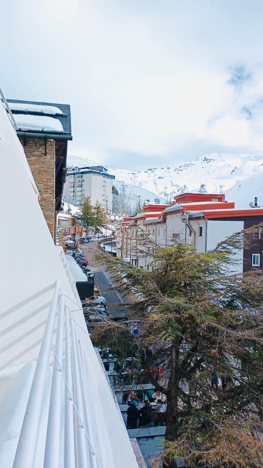 City view, Mountain view