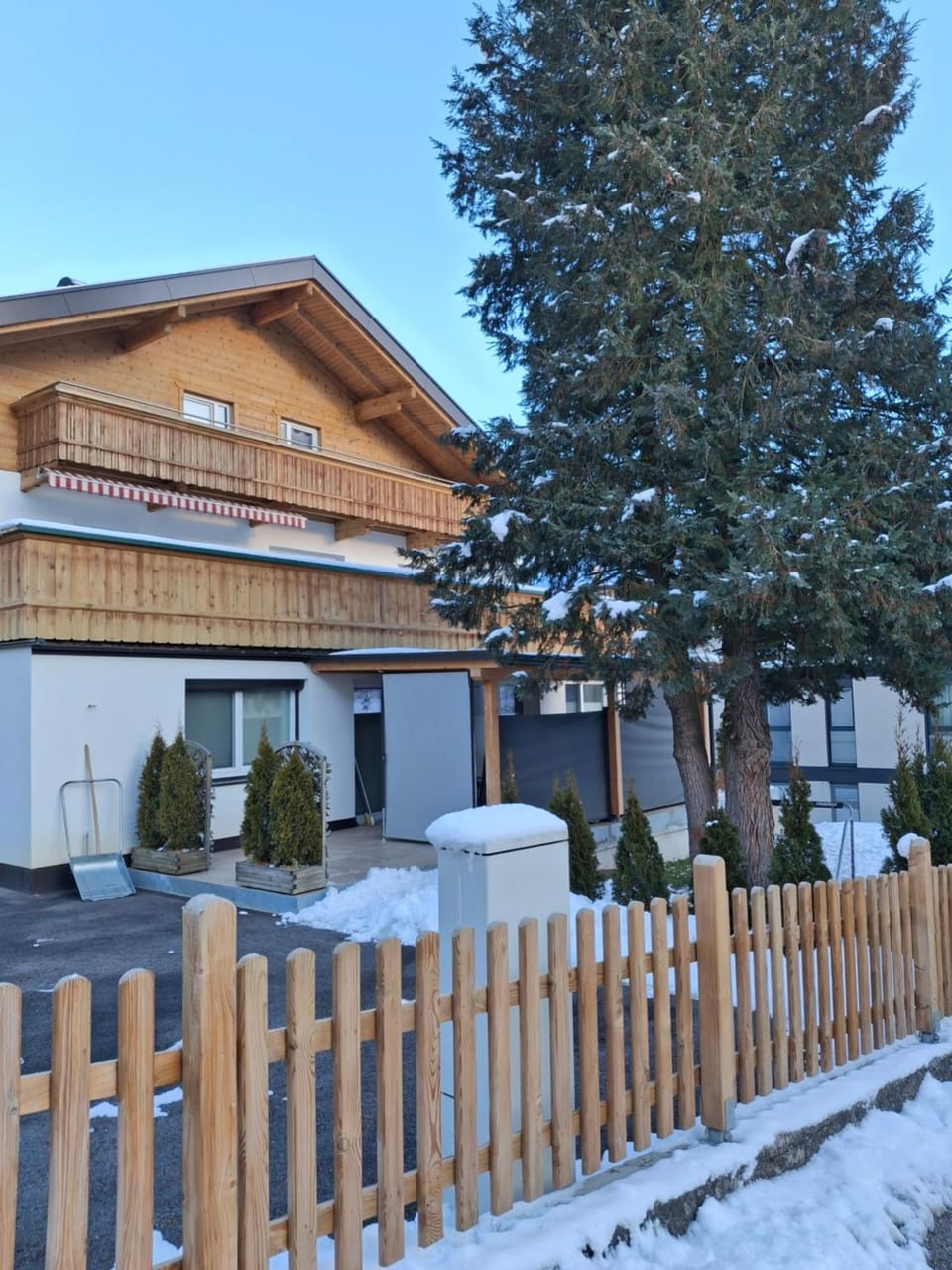 Property building, Day