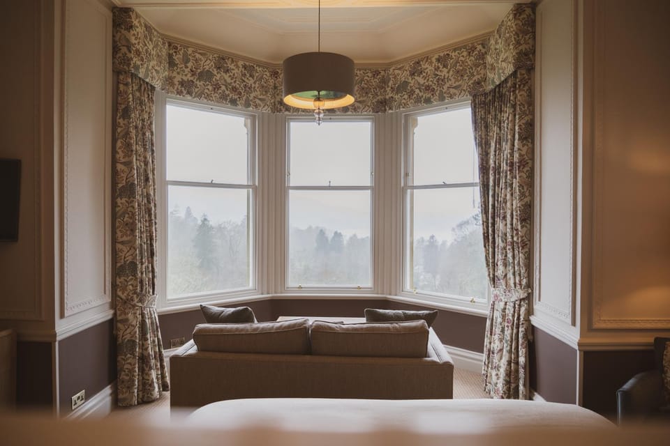 Bed, Bedroom, Lake view