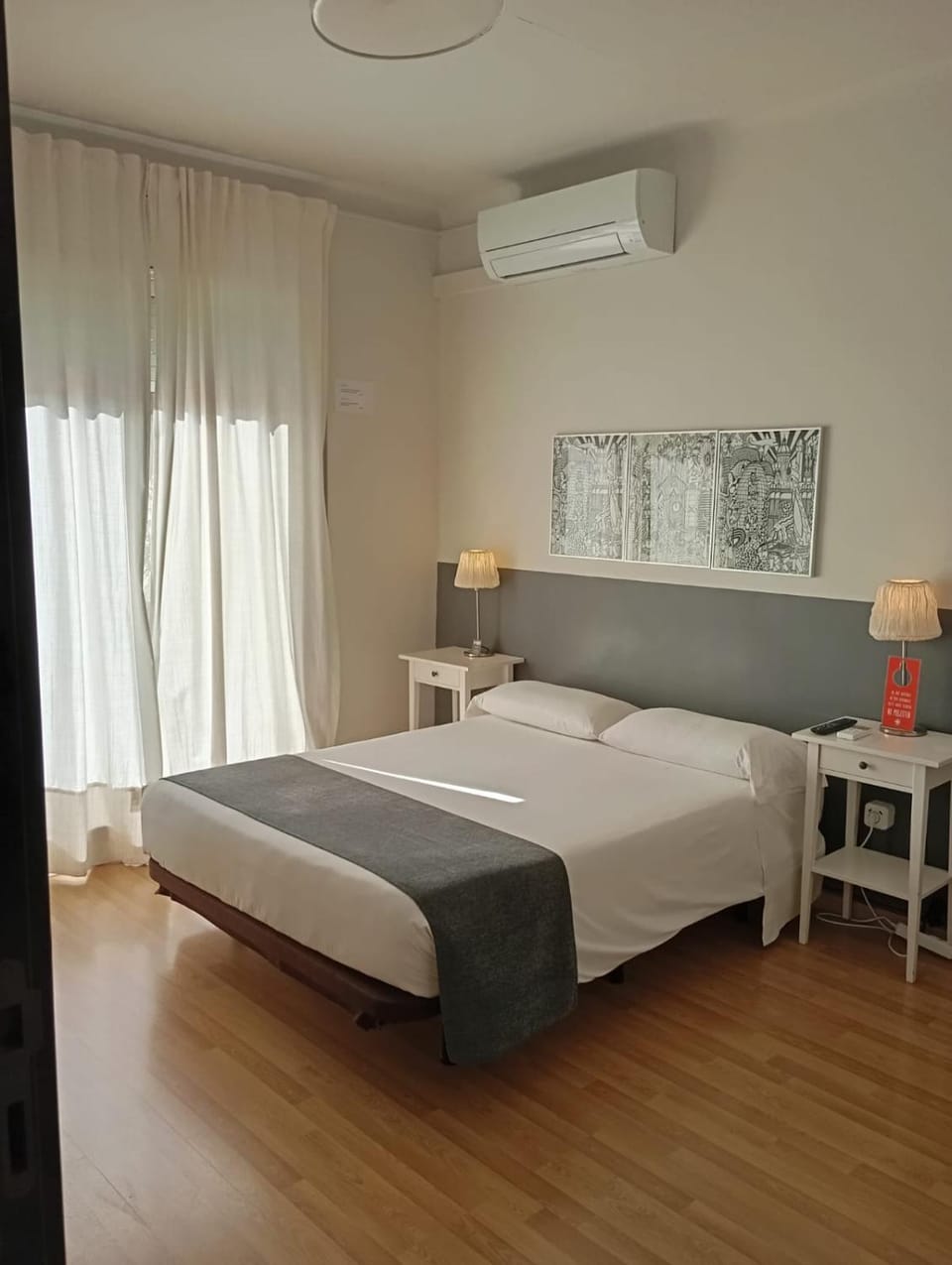 Photo of the whole room