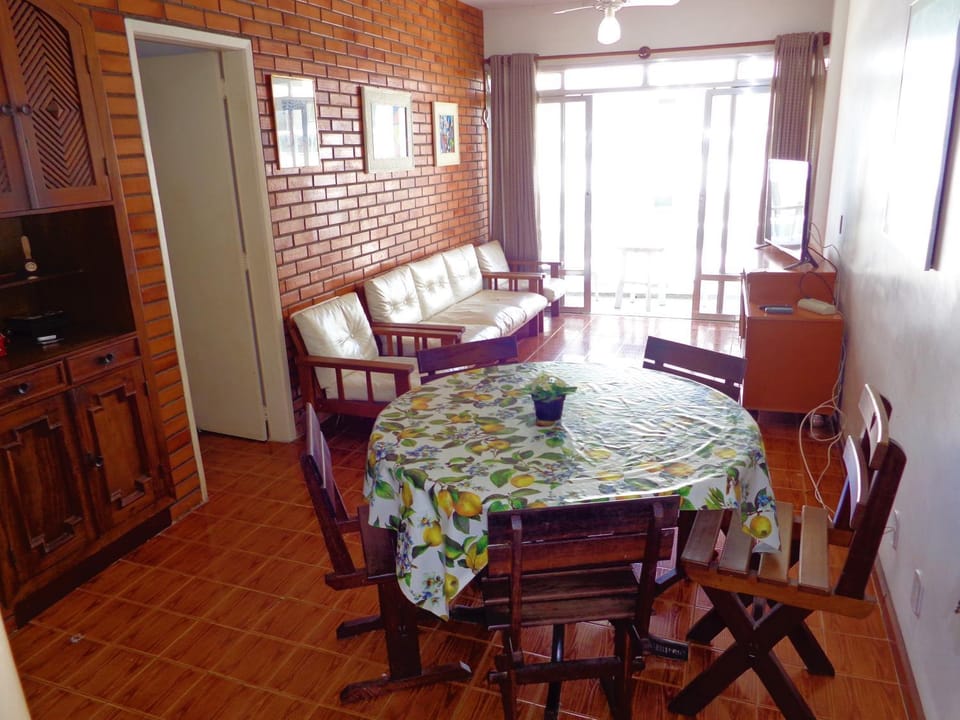 Living room, Dining area, microwave