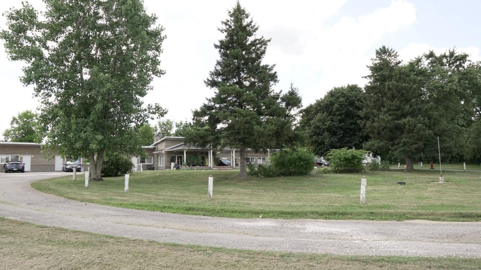 Pleasant Stay Motel Motel in Brant