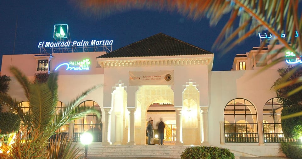 Facade/entrance, Night