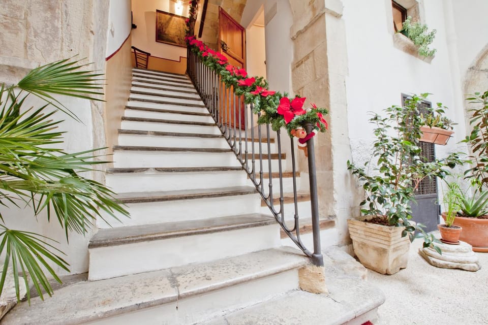 Patio, Facade/entrance, Decorative detail