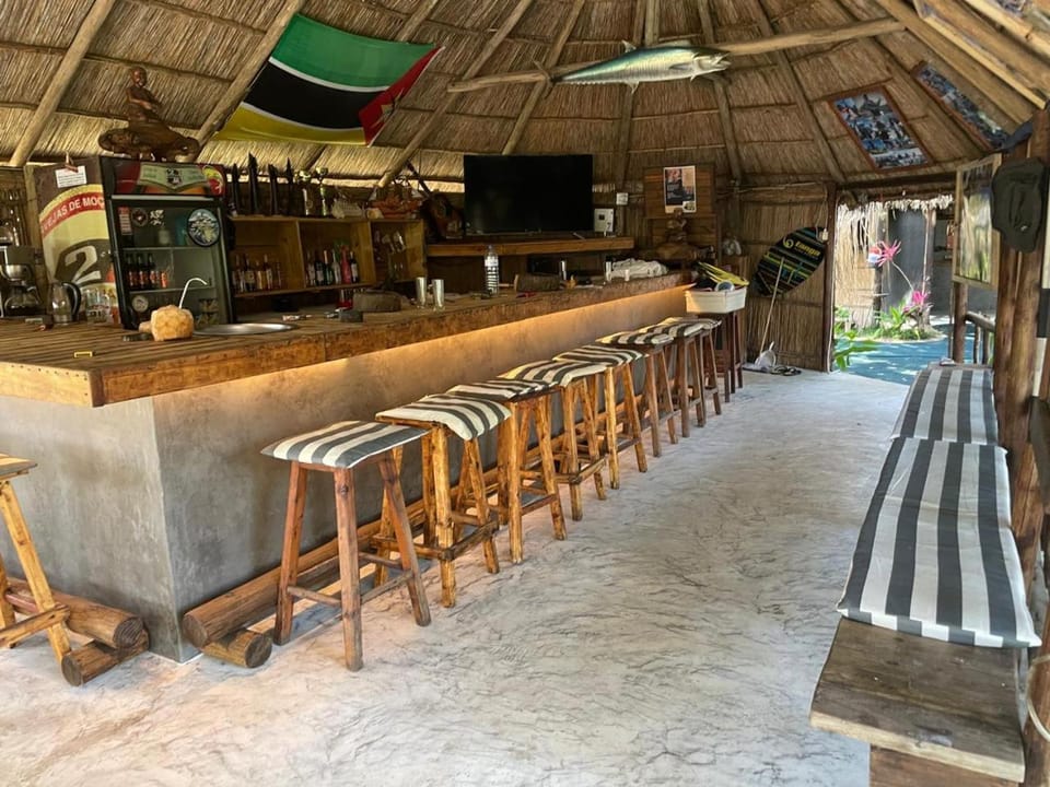 Restaurant/places to eat, Communal lounge/ TV room, TV and multimedia, Lounge or bar, Banquet/Function facilities, Evening entertainment