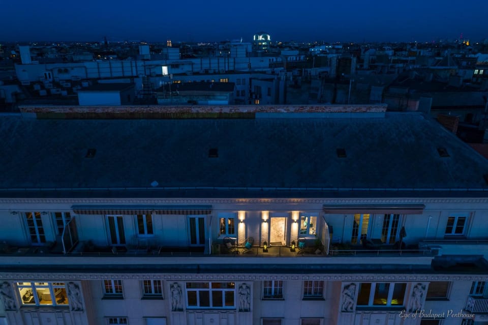 Property building, Bird's eye view, Balcony/Terrace