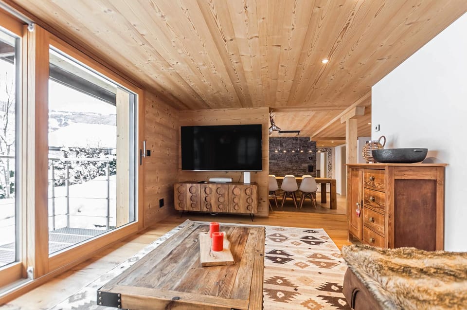 Communal lounge/ TV room, Living room