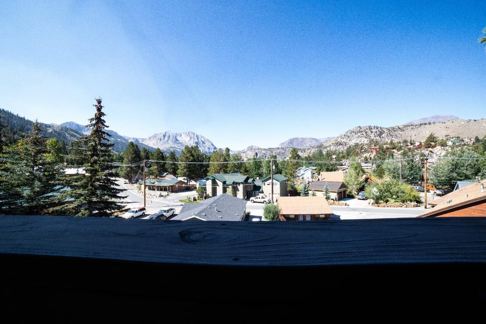 Neighbourhood, Balcony/Terrace, City view, Mountain view, Street view
