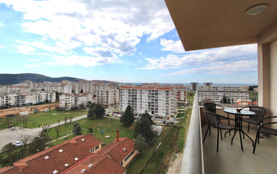 2bd Modern Apt with Big Balcony and Sea View "Darko" Apartment in Montenegro