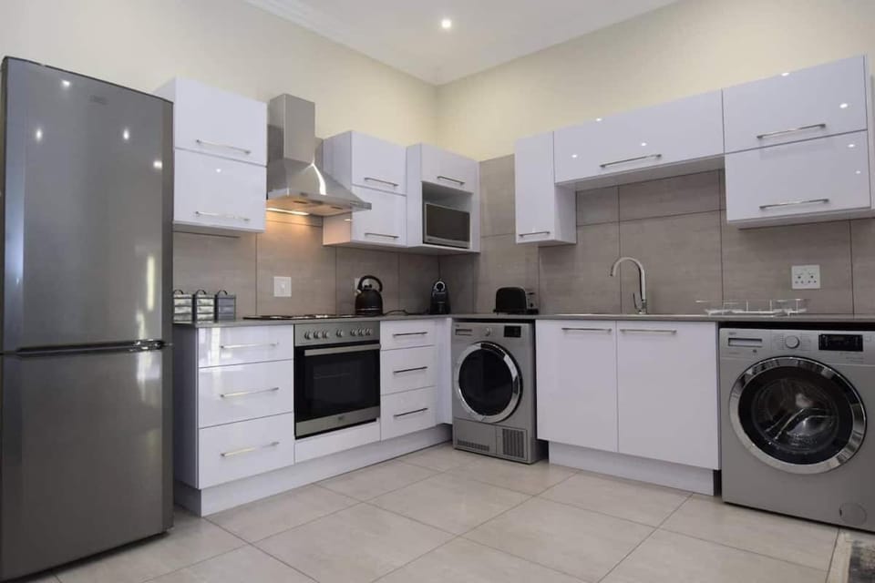 Kitchen or kitchenette, minibar, pet friendly, stove, toaster, washing machine, dryer