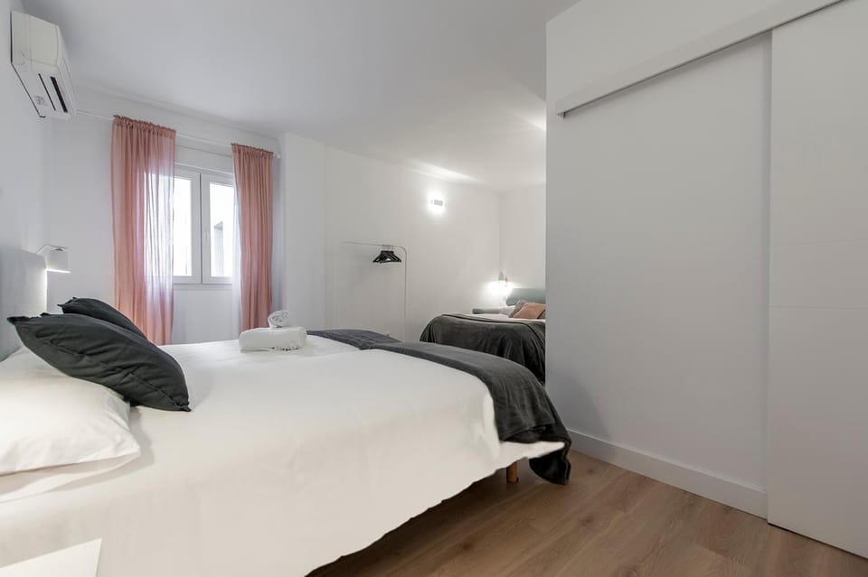 Bed, Bedroom