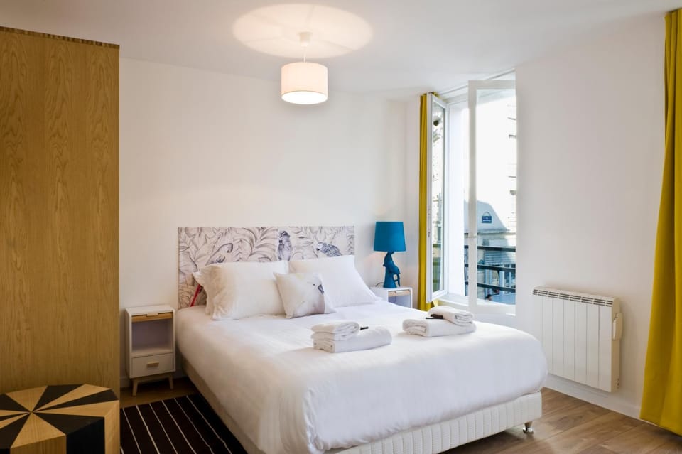 Living room, Bedroom