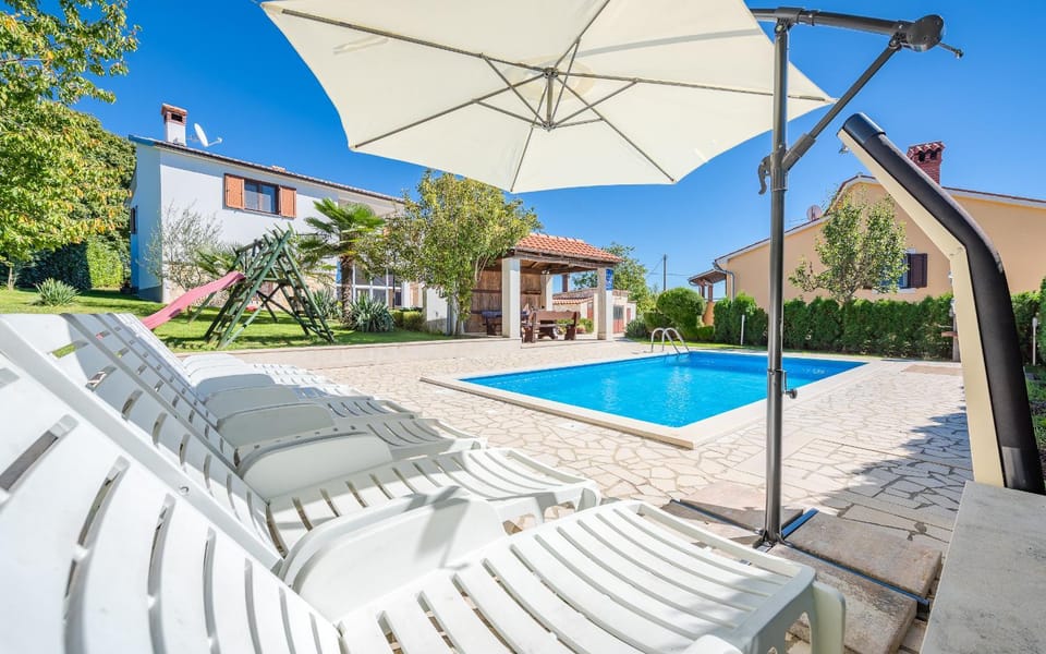 Garden, Garden view, Pool view, sunbed